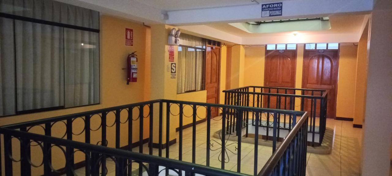 Hospedaje Santa Cruz II Sicuani Extérieur photo